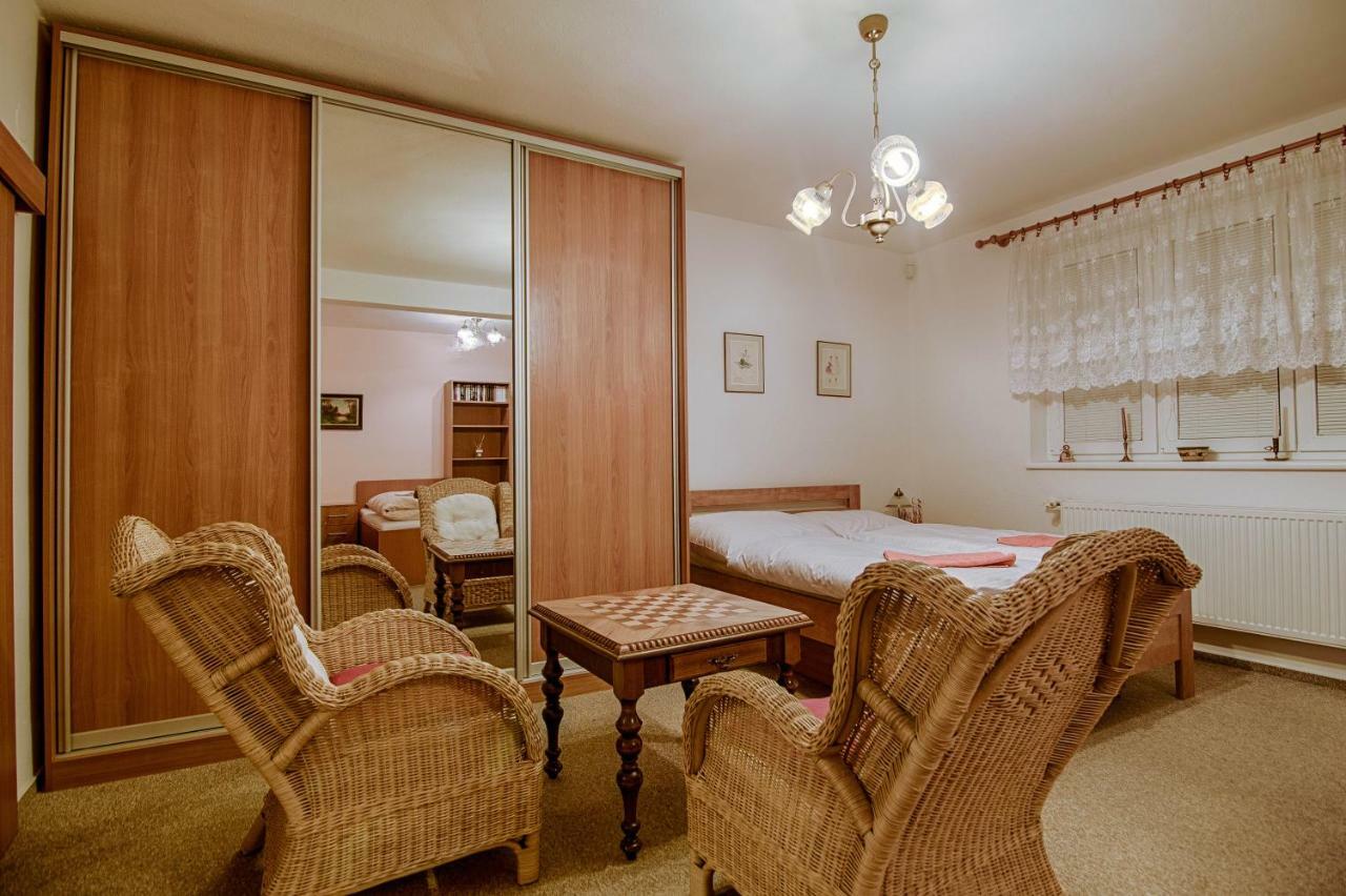 Pod Svatym Kopeckem Apartment Mikulov Ngoại thất bức ảnh